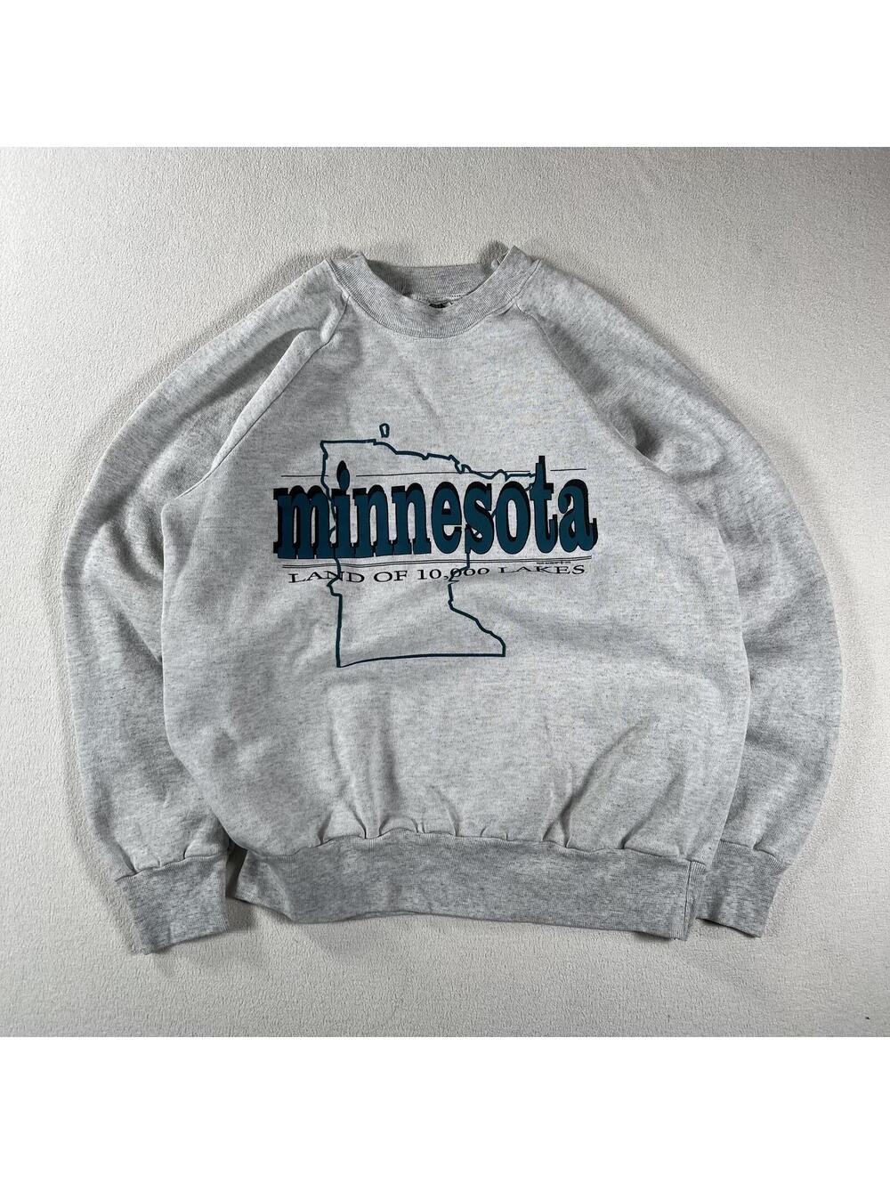 Vintage 90s Land Of The Lakes Minnesota Graphic Crewneck
